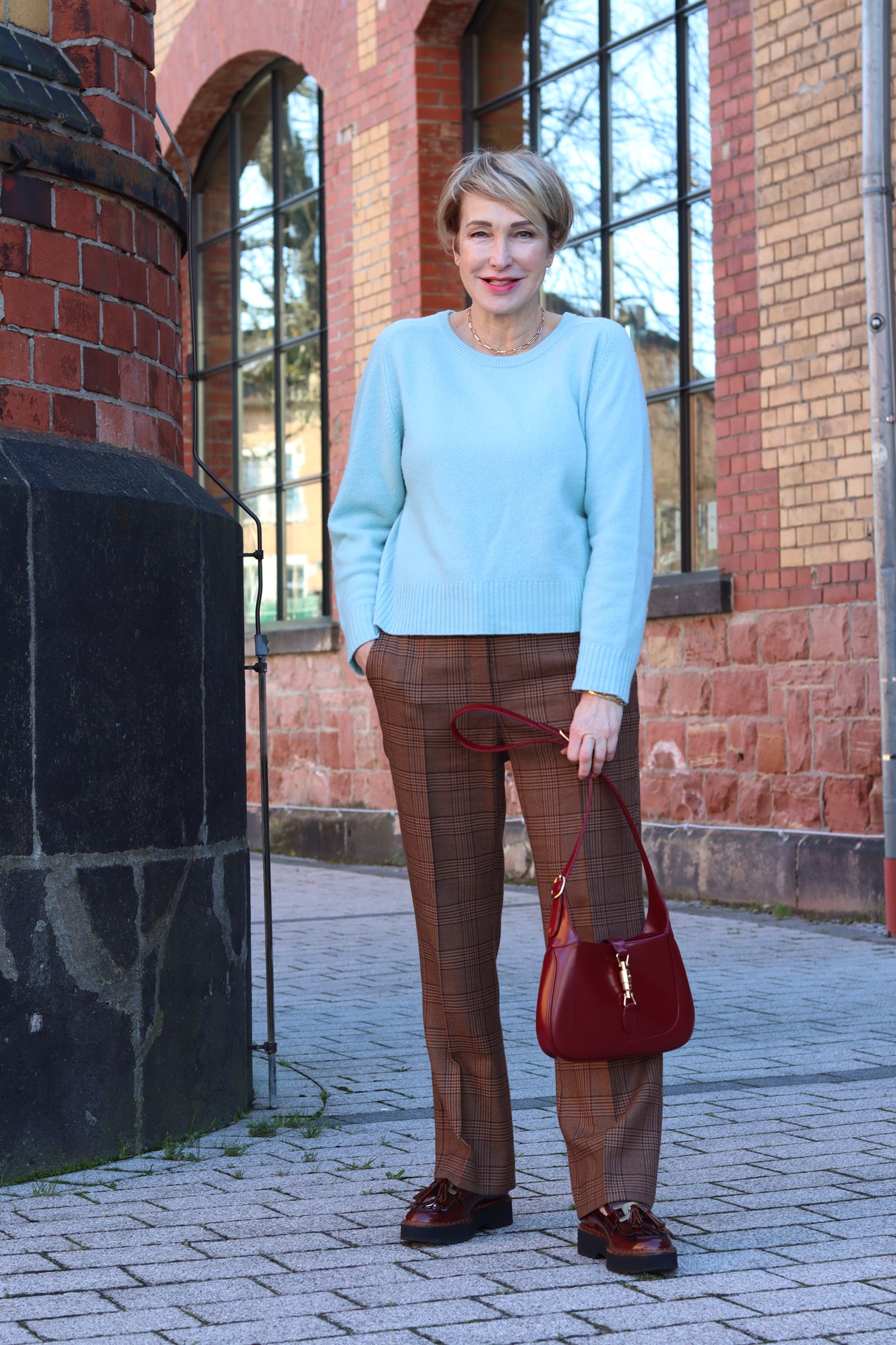 glamupyourlifestyle Gucci-Jackie It-Bag Max-Mara-Hose Loafers Allude-Cashmere ue-40-mode ue-50-blog