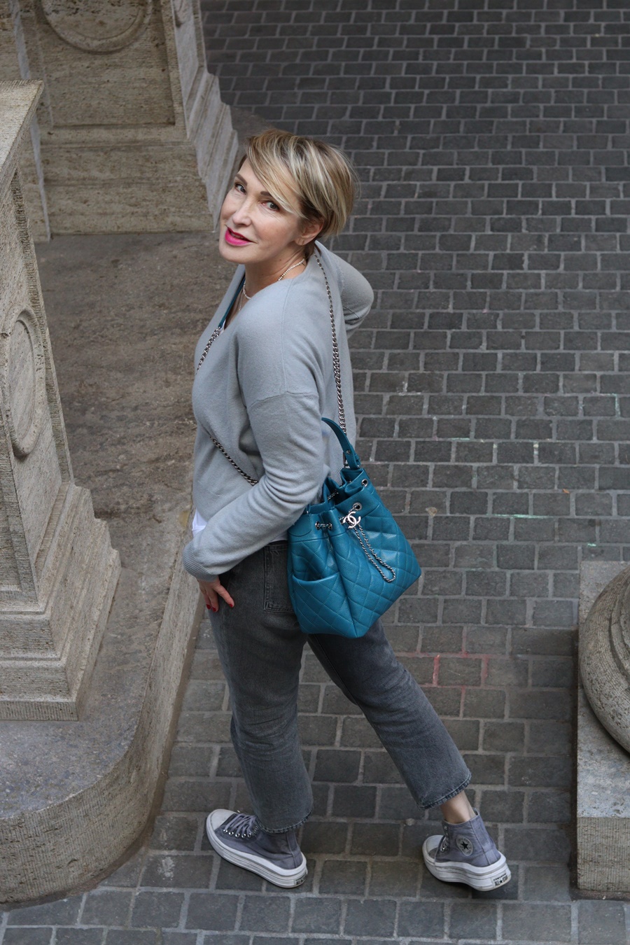 glamupyourlifestyle Dorothee-Schumacher-Pullover Agolde-Jeans Converse-Plateau ue-40-fashion ue-50-blog