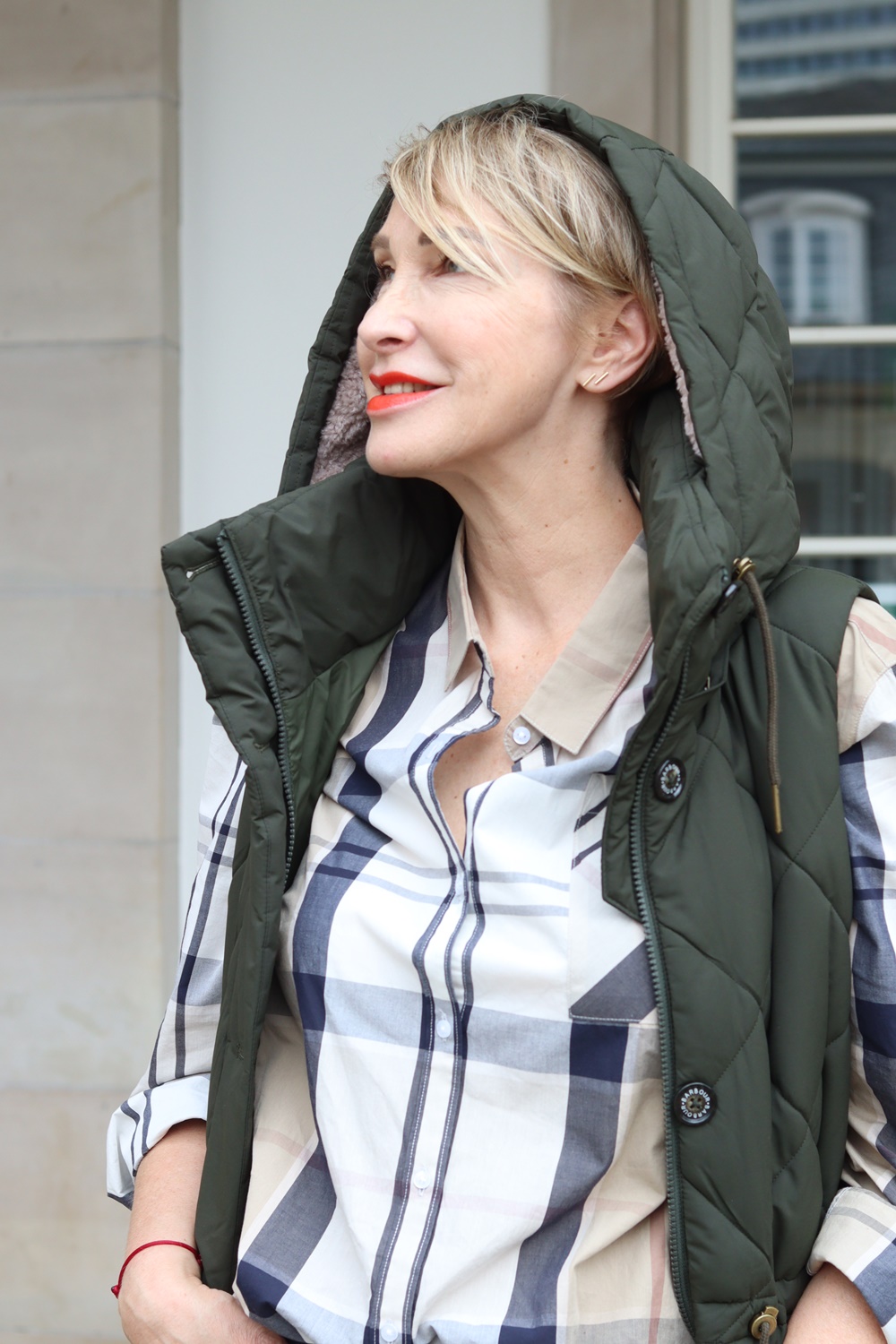 Glamupyourlifestyle Barbour steppweste the-british-shop herbst-outfit ue-40-mode ue-50-blog daunenweste