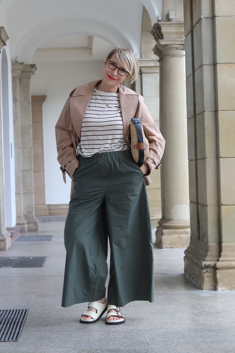 glamupyourlifestyle max-mara-trenchcoat birkenstock ue-40-fashion ue-50-outfits ue-50-blog kritik