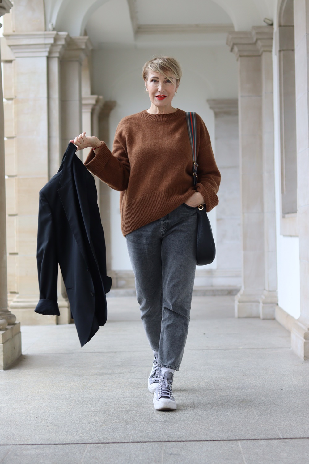 glamupyourlifestyle arch4-Cashmere ue-40-mode ue-50-blog fashion-bloggerin Prada-Tasche