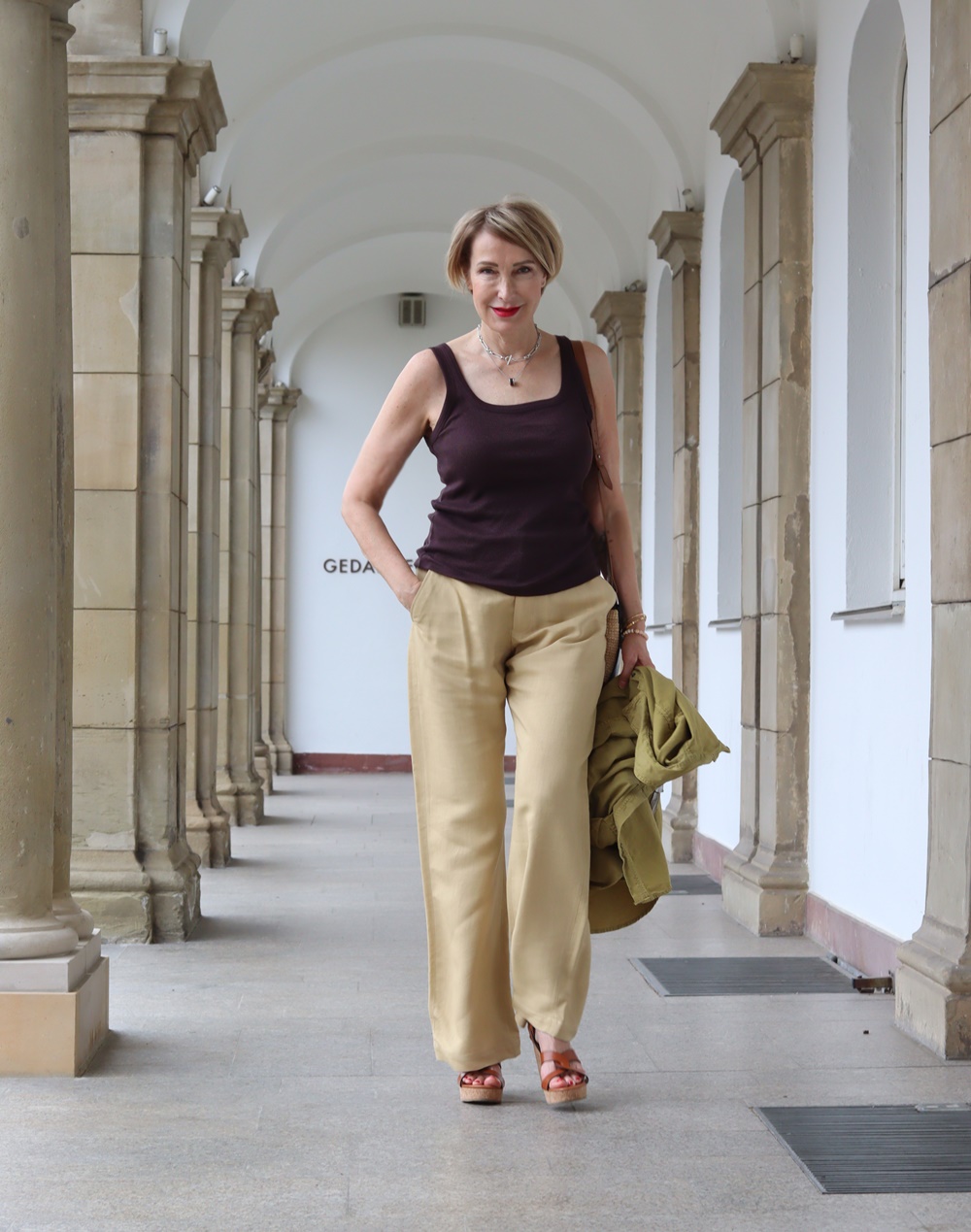 glamupyourlifestyle ue-40-mode ue-50-blog sommer-outfit zara-look leinenhose