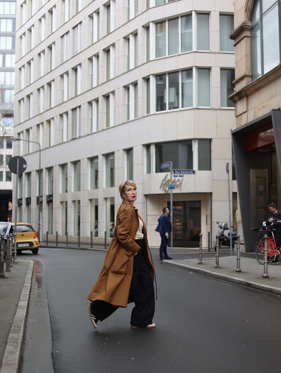 Glamupyourlifestlye Victoria-Beckham Trenchcoat Altersgelassenheit ue-40-Mode ue-50-Blog