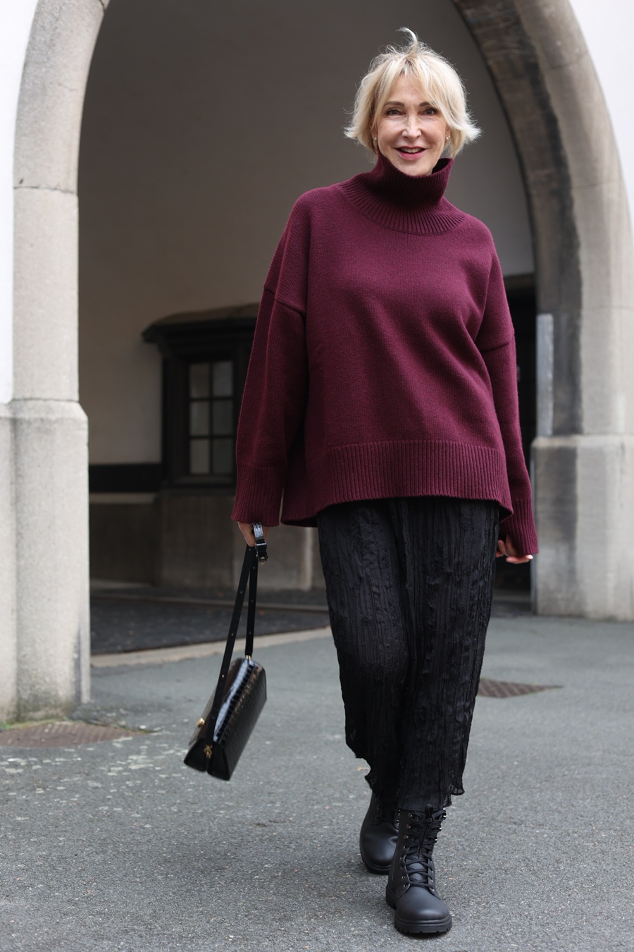 glamupyourlifestyle chloe-Pullover Dorothee-Schumacher-Rock Legero-Boots ue-50-blog Parfum