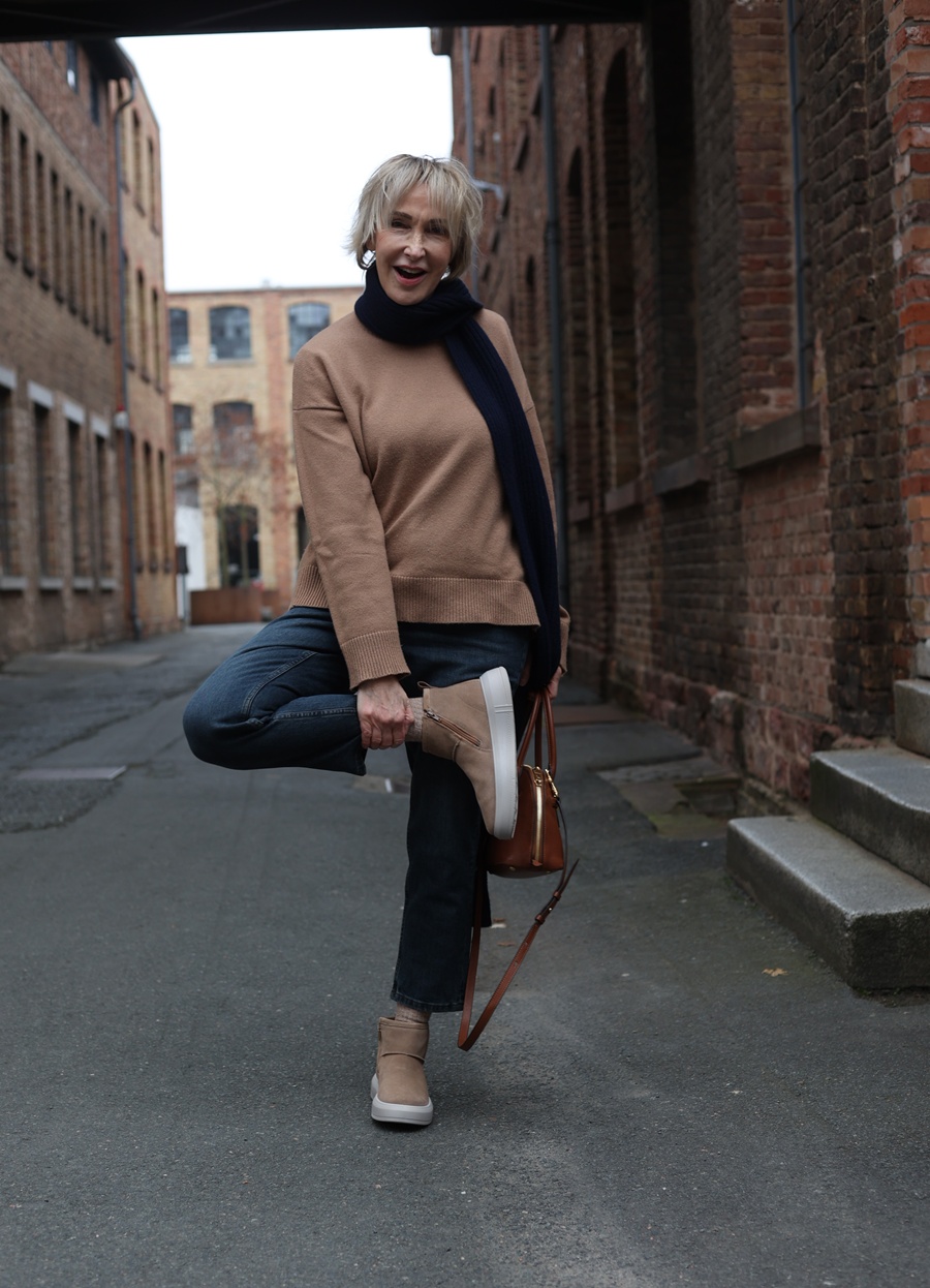 glamupyourlifestyle legero-boots winter-Outfit ue-40-mode ue-50-blog Max-Mara-Pullover